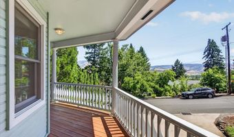 255 Scenic Dr, Ashland, OR 97520