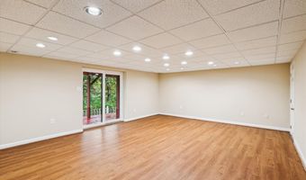 1003 MASTLINE Dr, Annapolis, MD 21401