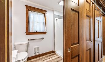 4 Pineway Dr, Auburn, ME 04210