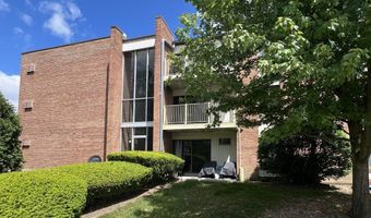 300 W FULLERTON Ave 102, Addison, IL 60101
