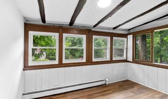 13 Alturas Rd, Alloway, NJ 07422