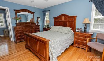 6 Oak Grove Rd, Arden, NC 28704