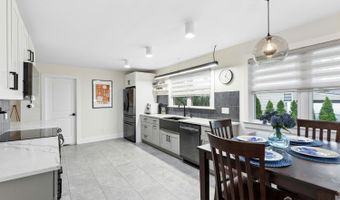 125 W Minna Ave, Avenel, NJ 07001