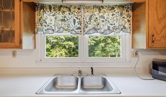 70 Resurrection Rd, Beattyville, KY 41311