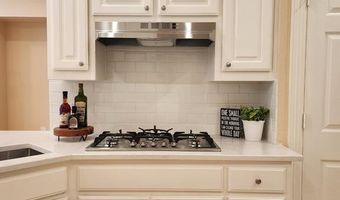 4121 Juliard Dr, Addison, TX 75001