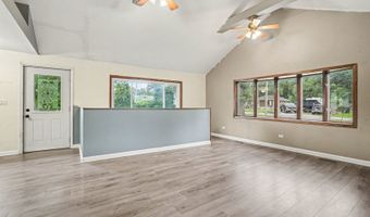 26330 W Grapevine Ave, Antioch, IL 60002