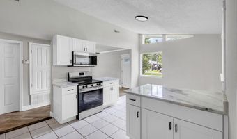 20 Chantilly Ter, Bay St. Louis, MS 39520