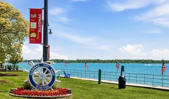 467 Dixie Blvd, Algonac, MI 48001