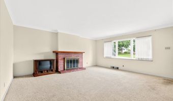 7438 Cheshire Ln, Affton, MO 63123