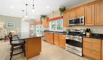 10 Honey Lou Ct, Cranston, RI 02921
