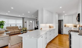 109 Meldon Ave, Albertson, NY 11507