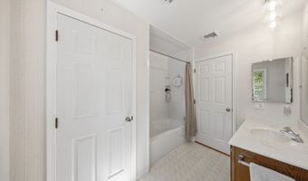 2057 Lakeside Dr, Alloway, NJ 07422