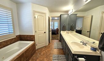 916- B Bronstad Dr, Andrews, TX 79714
