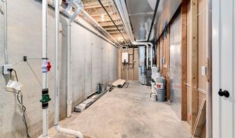 20322 166th St, Basehor, KS 66007