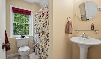 22 Elizabeth Way, Bedford, NH 03110