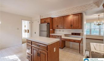 1425 N 39th St, Allentown, PA 18104