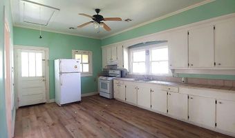 105 5th St, Abbeville, LA 70510