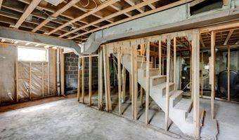 4113 PINERIDGE Dr, Annandale, VA 22003