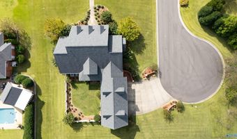 444 Turnberry Ln, Albertville, AL 35951