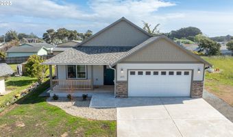 655 11th St, Bandon, OR 97411
