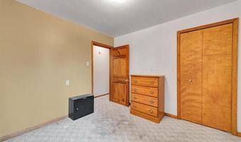 429 Edgewater Dr, Algonac, MI 48001