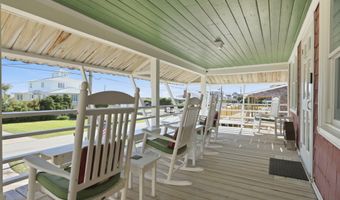 205 Club Colony Dr, Atlantic Beach, NC 28512