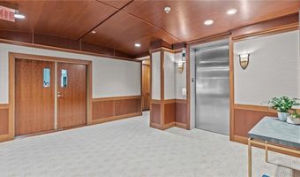 341 Thames St 103, Bristol, RI 02809