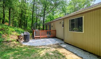 13 Tommys Ln, Brookfield, CT 06804