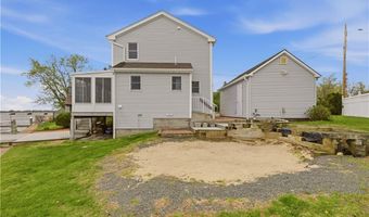 507 County Rd, Barrington, RI 02806
