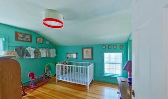 12 Sherman St, Newport, RI 02840