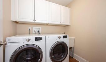 153 Finn Hollow Ln, Advance, NC 27006