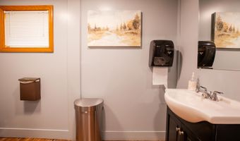 875 Hammond St, Bangor, ME 04401