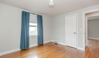 189 Poplar Dr, Cranston, RI 02920