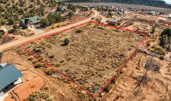 2787 N Foothill Dr, Apple Valley, UT 84737