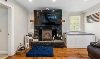 41 Dexter Rock Rd, Lincoln, RI 02865