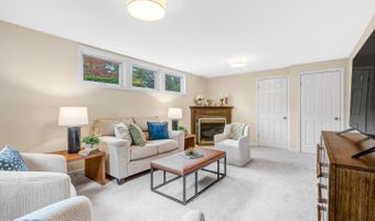 4808 BRADFORD Dr, Annandale, VA 22003