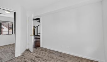 6017- F CURTIER Dr F, Alexandria, VA 22310