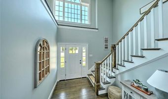 1 W Farm Rd, Smithfield, RI 02917