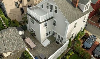 28 John St, Newport, RI 02840
