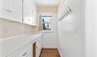 118 Ocean Ave, Cranston, RI 02905