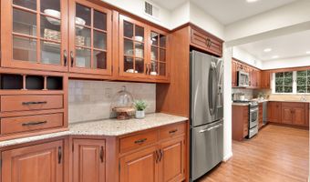 7822 MOORLAND Ln, Bethesda, MD 20814