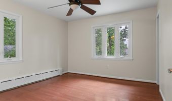 4100 DOWNING St, Annandale, VA 22003
