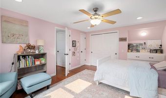 121 Spofford Ave, Warwick, RI 02888