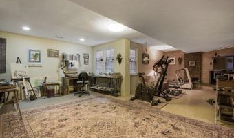 9921 KENTSDALE Dr, Potomac, MD 20854