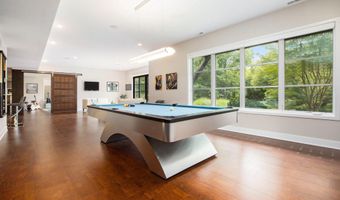 307 Windy Crest Dr, Ann Arbor, MI 48105