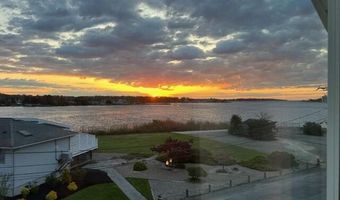 20 Starboard St, Beachwood, NJ 08722