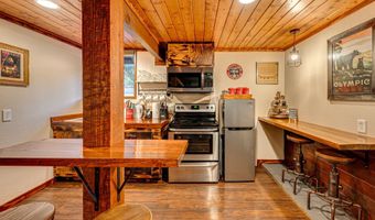 407 N DUBOIS Rd, Ariel, WA 98603