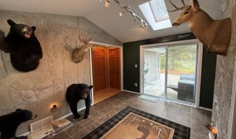 1917 SANDALWOOD Rd, Abrams, WI 54101