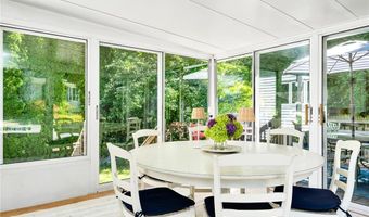 114 Rodman St, Narragansett, RI 02882