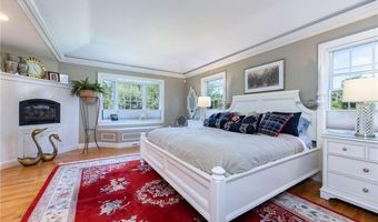 16 Central St, Charlestown, RI 02813